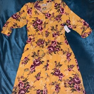 A Long Floral Button Up Dress / size: small (4-6)